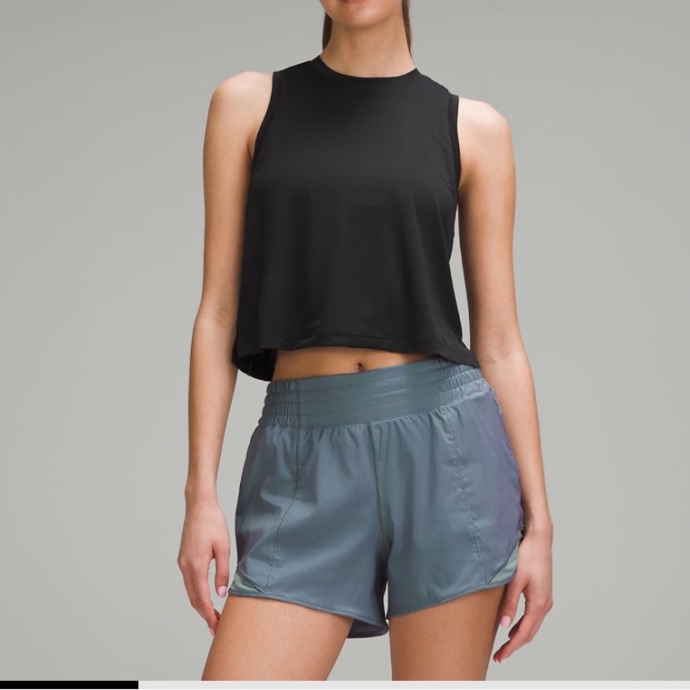 Ultra light waist-length tank top